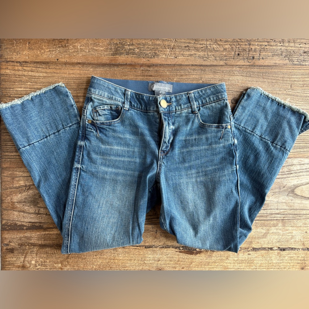Women’s democracy straight leg ankle Jean size 4